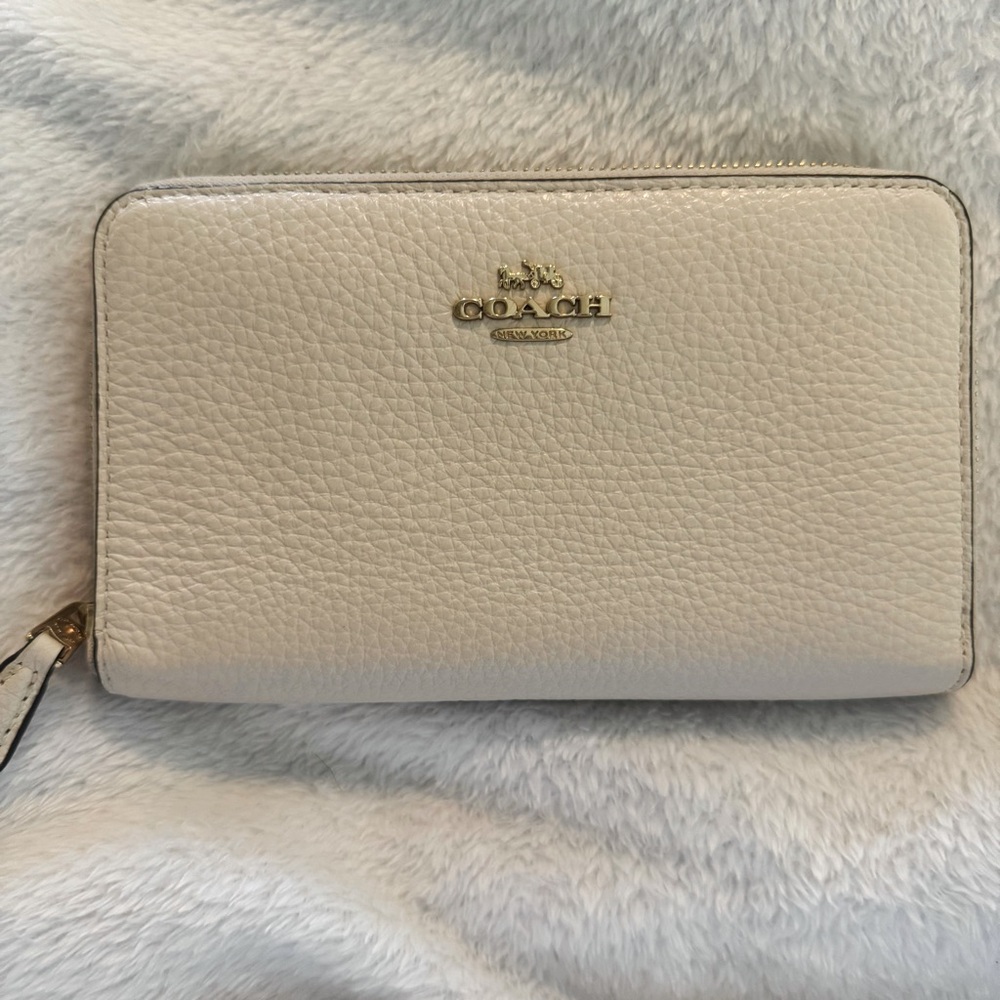 Coach Medium Zip ID Wallet